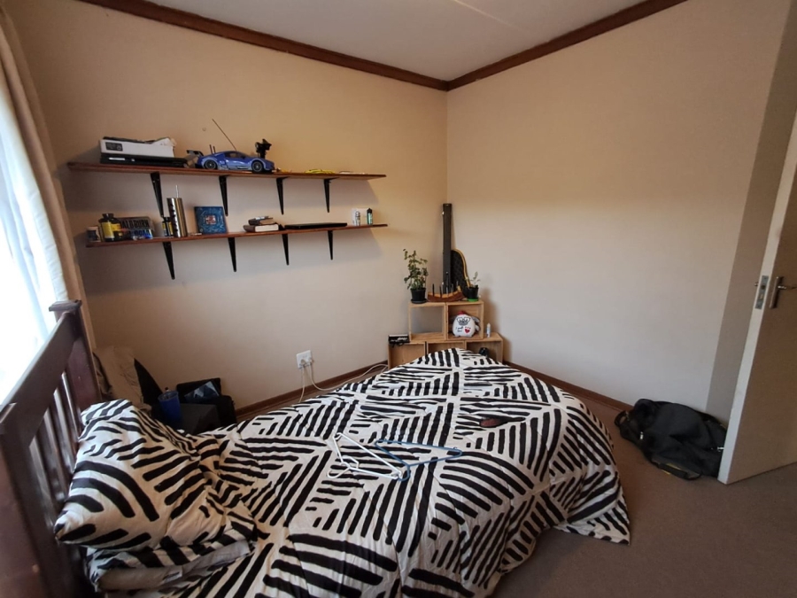 5 Bedroom Property for Sale in Langenhovenpark Free State